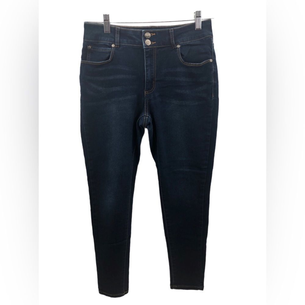 TAHARI women’s classic skinny Jeans darker wash